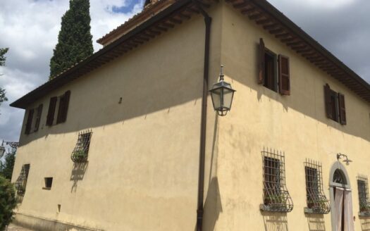 Azienda agricola con Villa storica e fienile