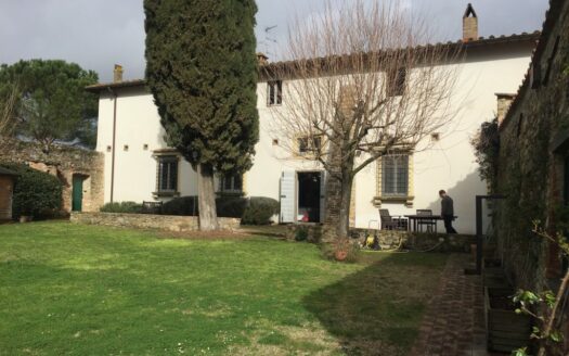Villa del 1500 al Golf dell’Ugolino