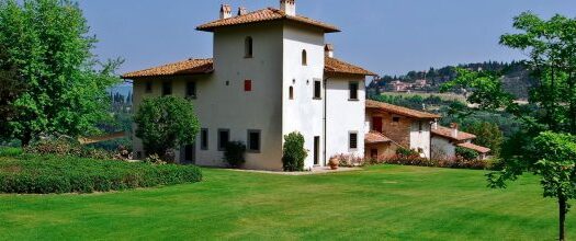 Borgo pronto da abitare lungo il fiume Arno